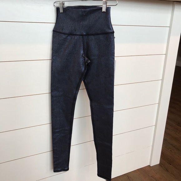 ALO high waisted airbrush legging-metallic - Picture 3 of 5